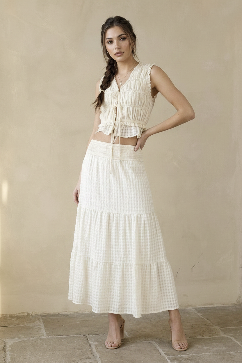 Amalfi Set — Hand on Hip