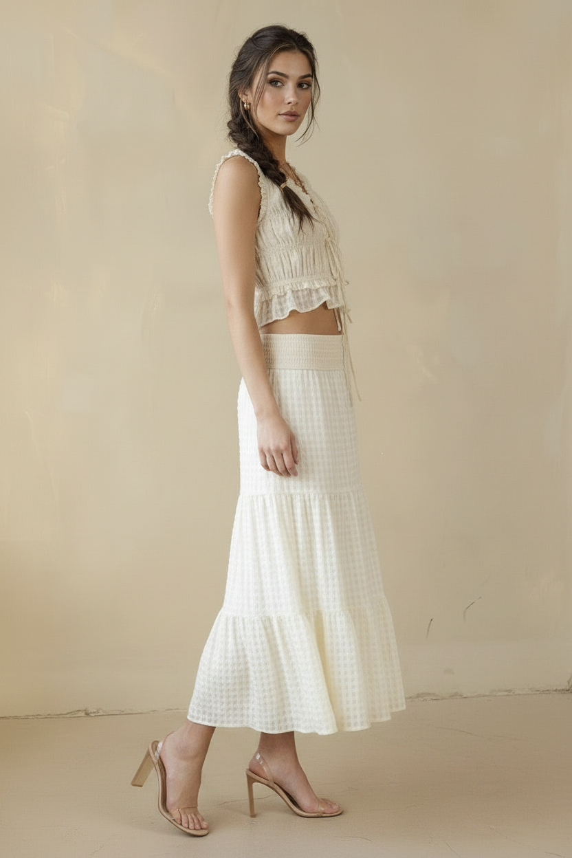 Amalfi Set — Three-Quarter Over Shoulder