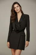 B3-4 – Draped Collar Detail