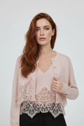 Blush Half 5 – Hand on lapel