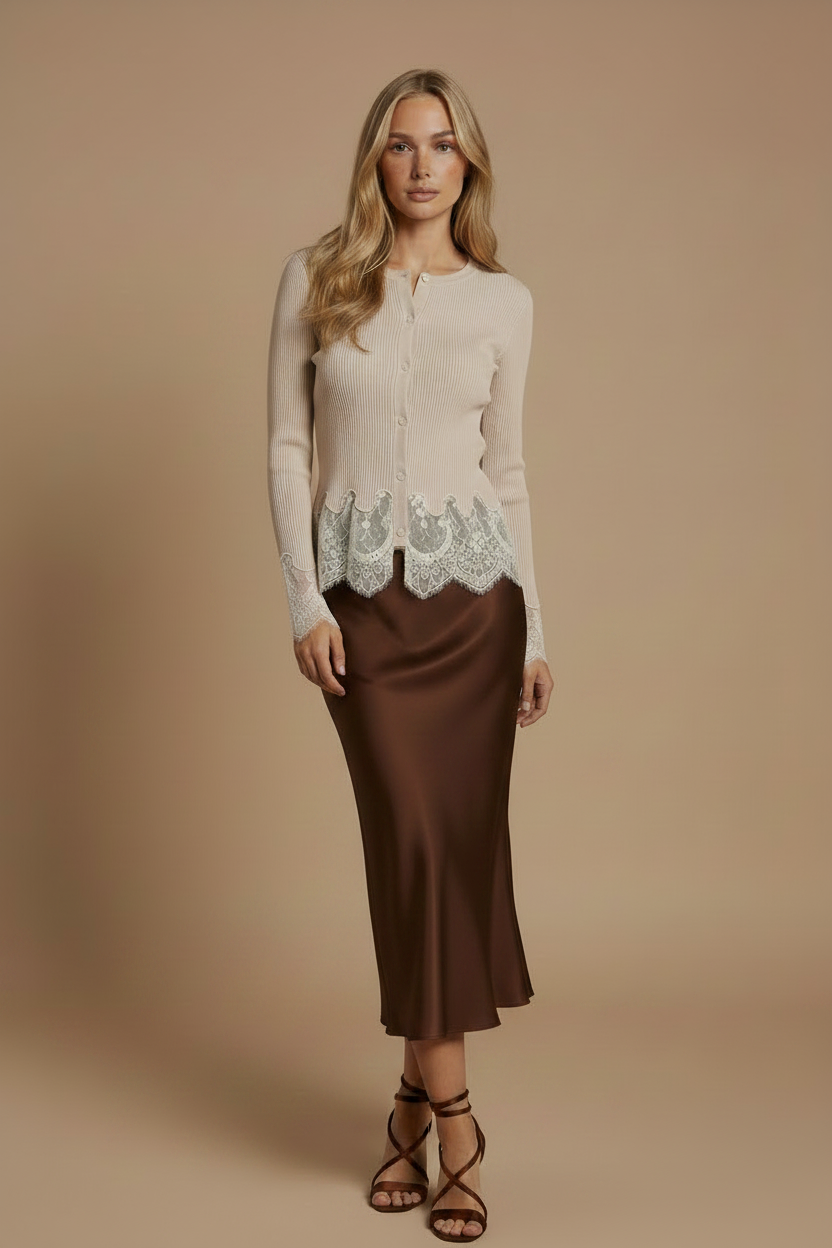 Front-facing, pointed heel