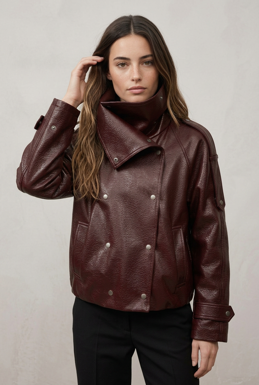 Hair-tuck pose, no sleeve buckles