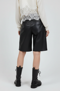 Ivory Close-Up 4 – Lace + shorts + boots