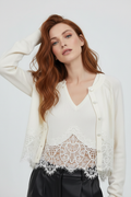 Ivory Half 3 – Hand in hair