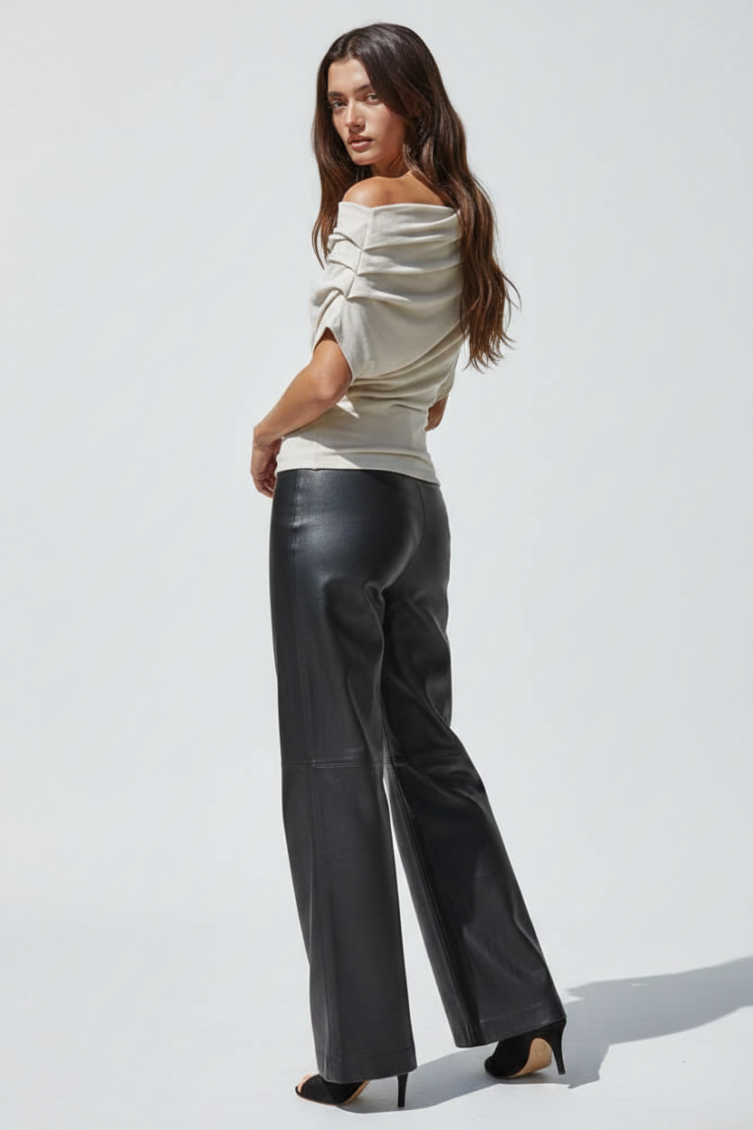 Pose 2 – Over the Shoulder