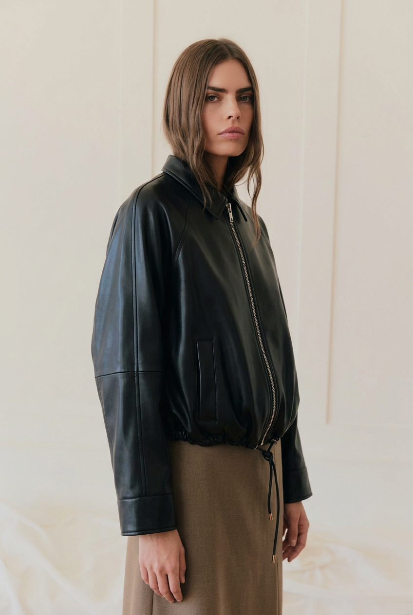Right three-quarter jacket portrait