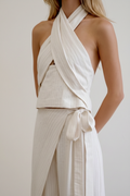 Waist tie detail